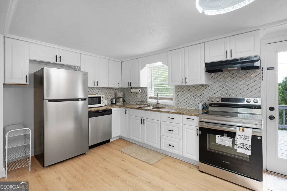 1945 Big Ridge RD Talking Rock, GA 30175
