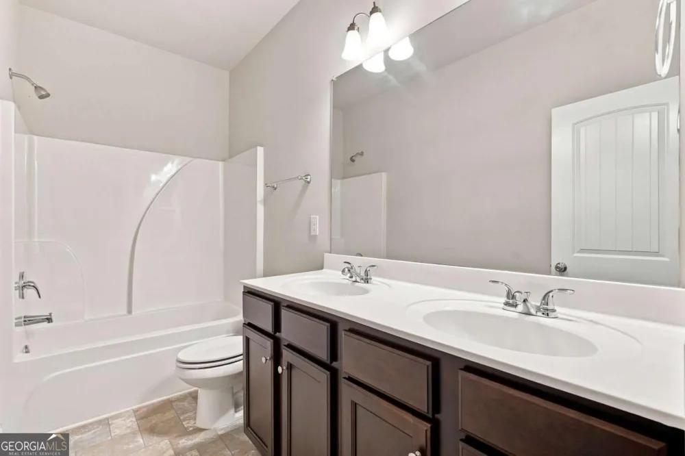 6323 Oakwell PL Fairburn, GA 30213