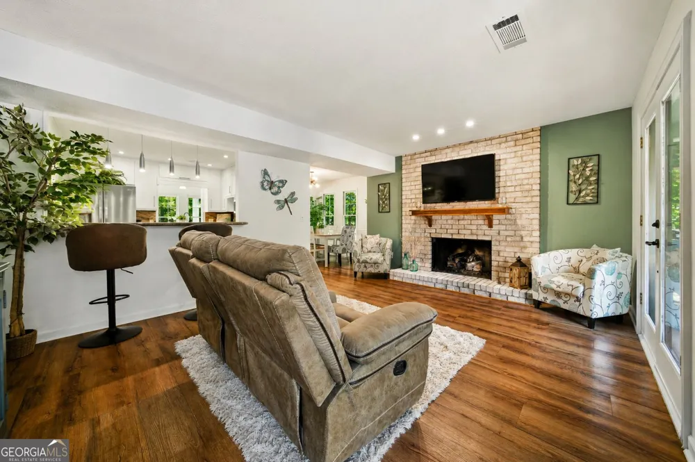 110 Shadowood LN Peachtree City, GA 30269