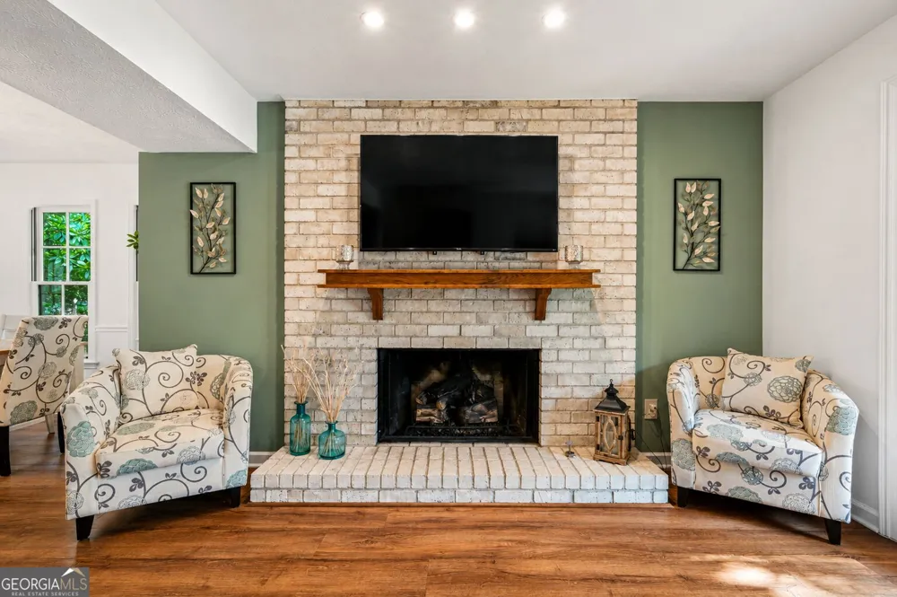 110 Shadowood LN Peachtree City, GA 30269