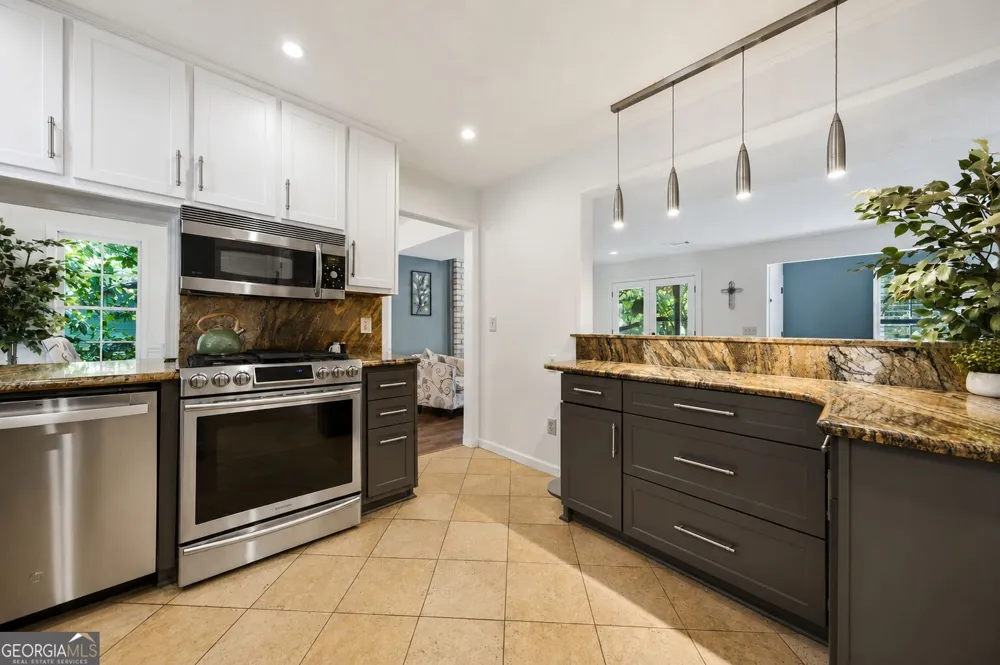 110 Shadowood LN Peachtree City, GA 30269