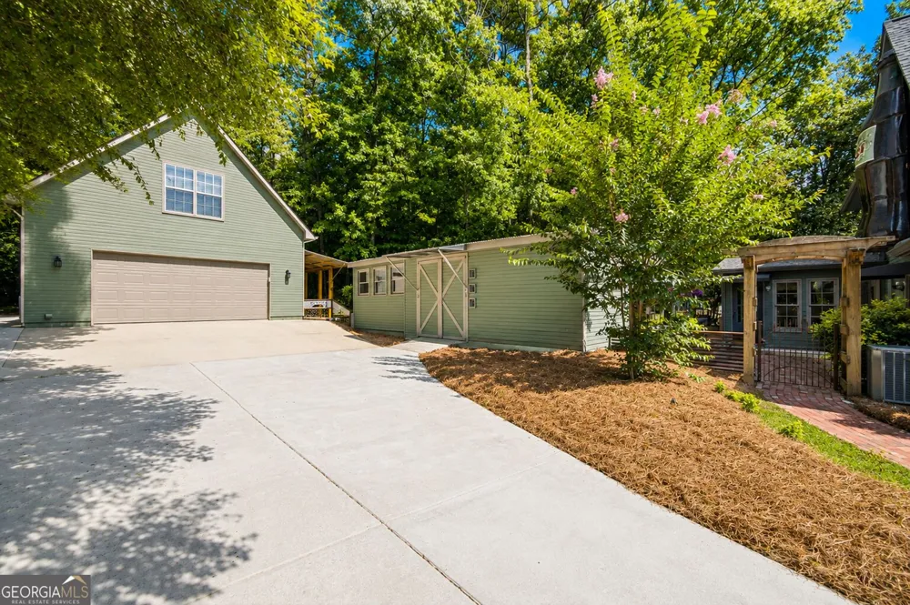 110 Shadowood LN Peachtree City, GA 30269