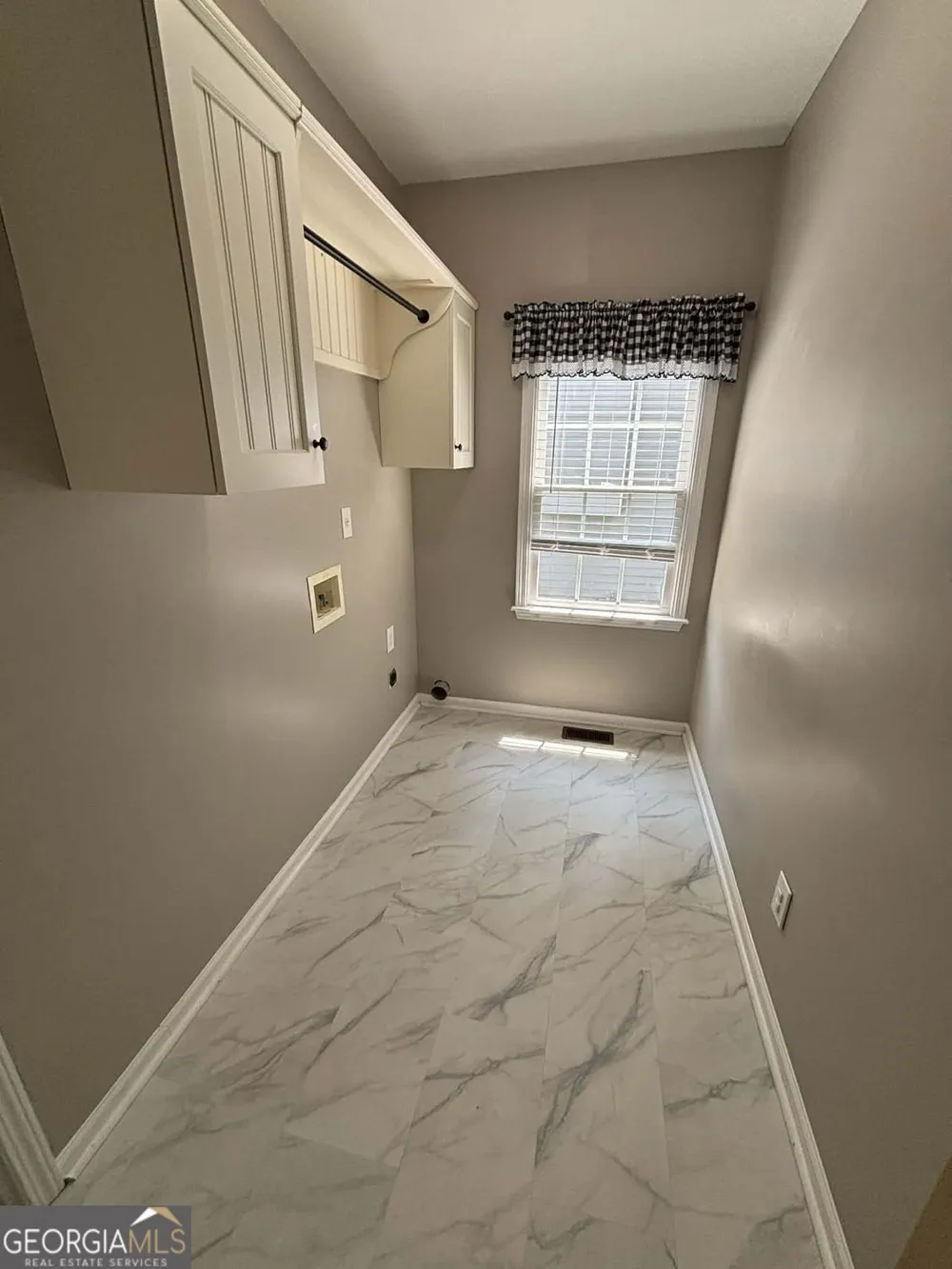 95 Valleyside DR Dallas, GA 30157