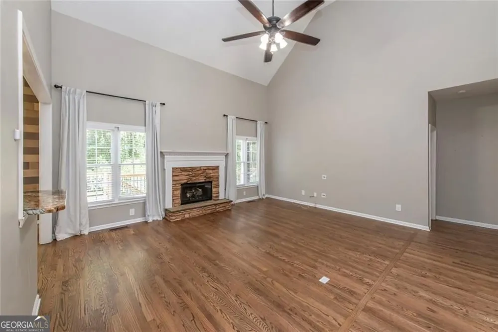 95 Valleyside DR Dallas, GA 30157