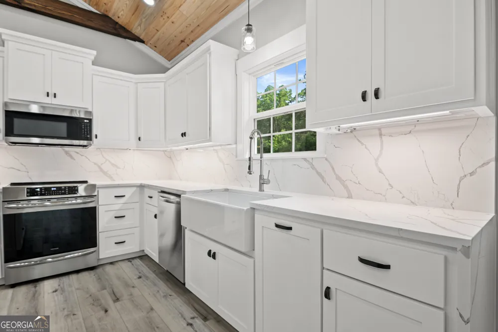 93 Riverside DR Jesup, GA 31545