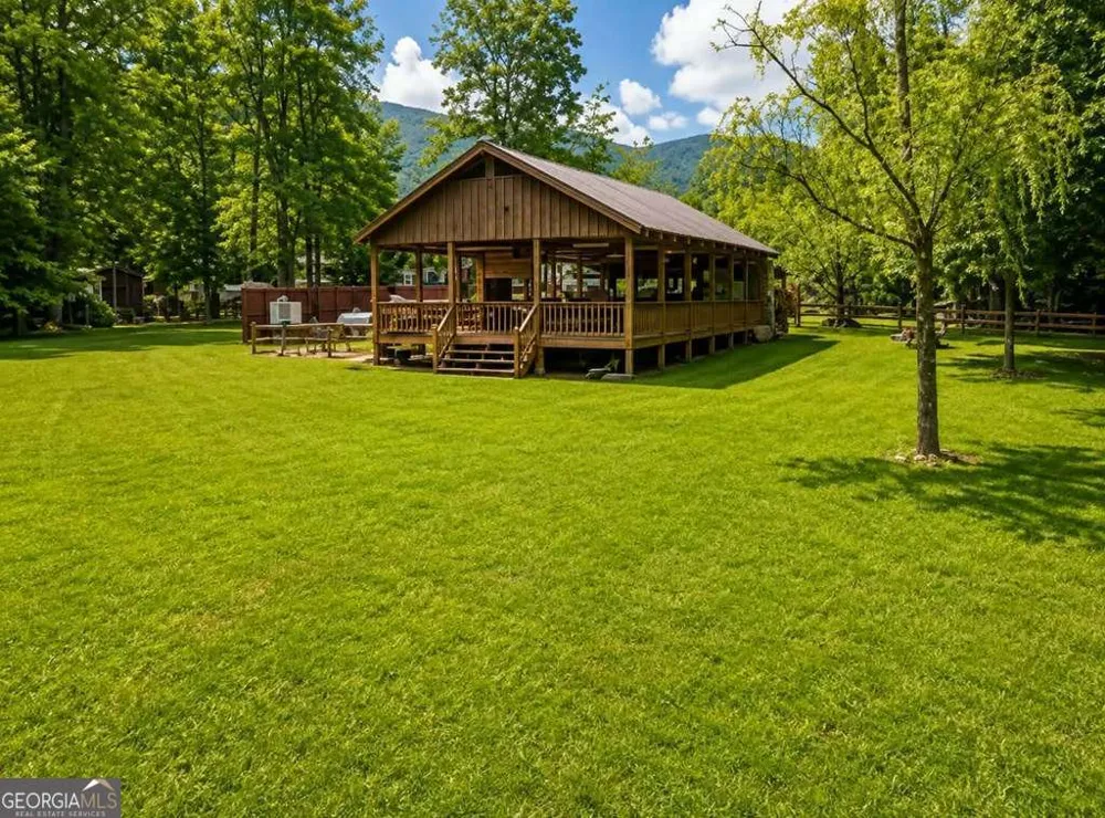 128 Bear BND Blairsville, GA 30512