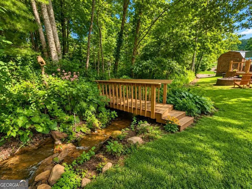 128 Bear BND Blairsville, GA 30512