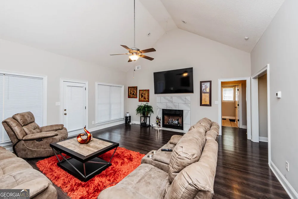 103 June Crest CT Byron, GA 31008