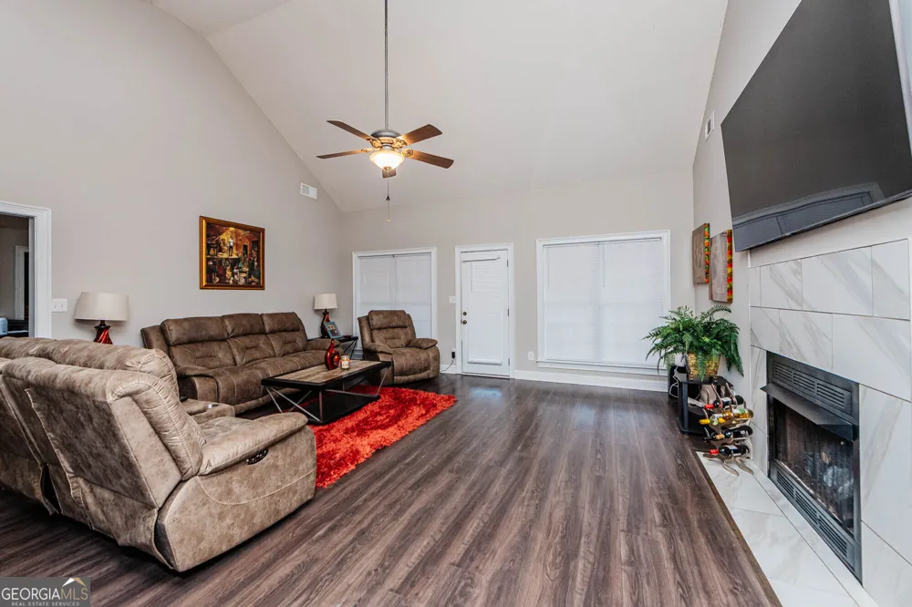 103 June Crest CT Byron, GA 31008