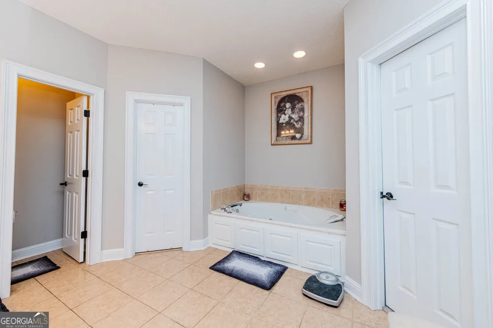 103 June Crest CT Byron, GA 31008