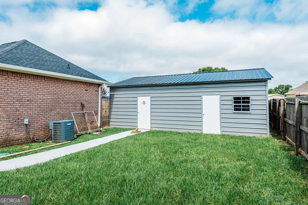 103 June Crest CT Byron, GA 31008