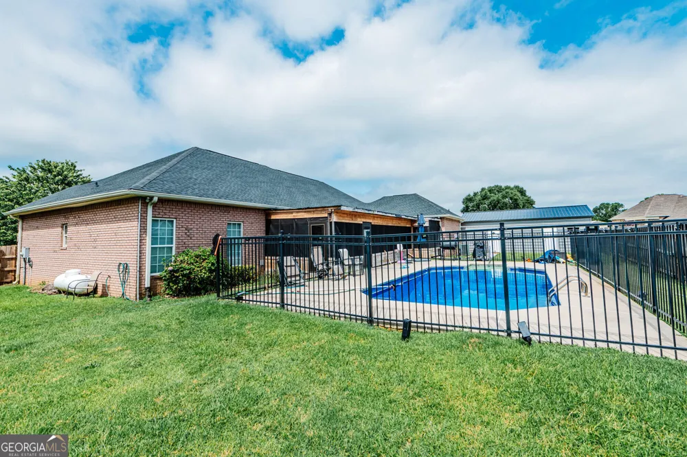 103 June Crest CT Byron, GA 31008