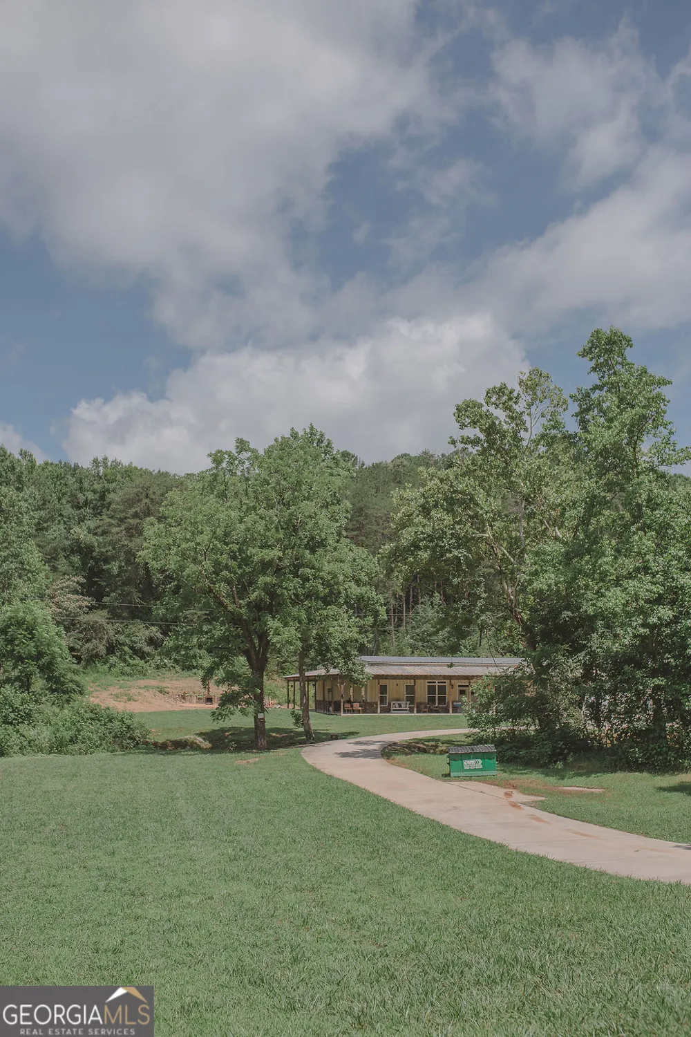 1576 Dripping Springs RD LaFayette, GA 30728