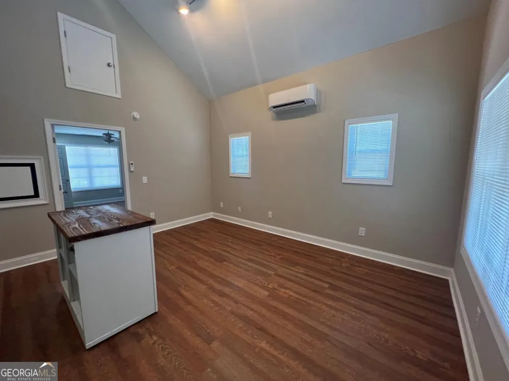 19 Myrtle DR Gainesville, GA 30501