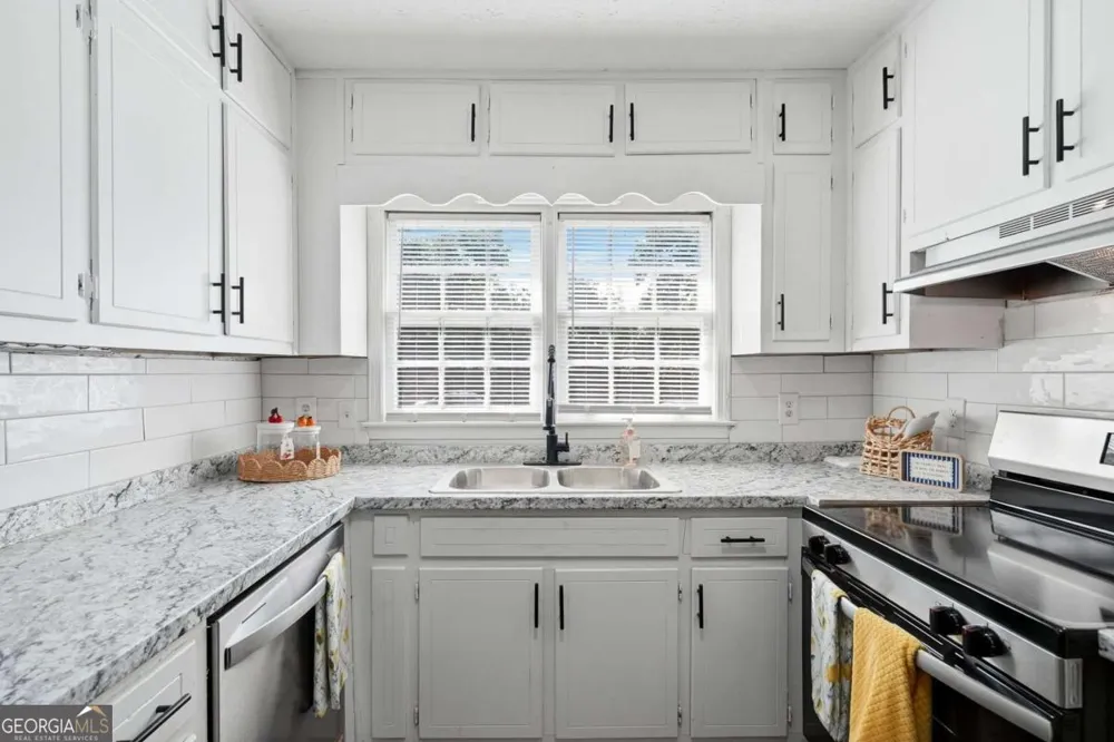 1073 Heritage DR Greensboro, GA 30642