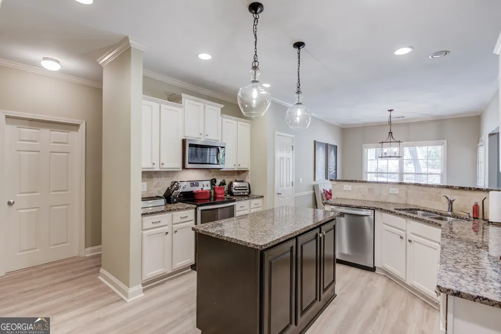 1433 Henderson Ridge LN Loganville, GA 30052