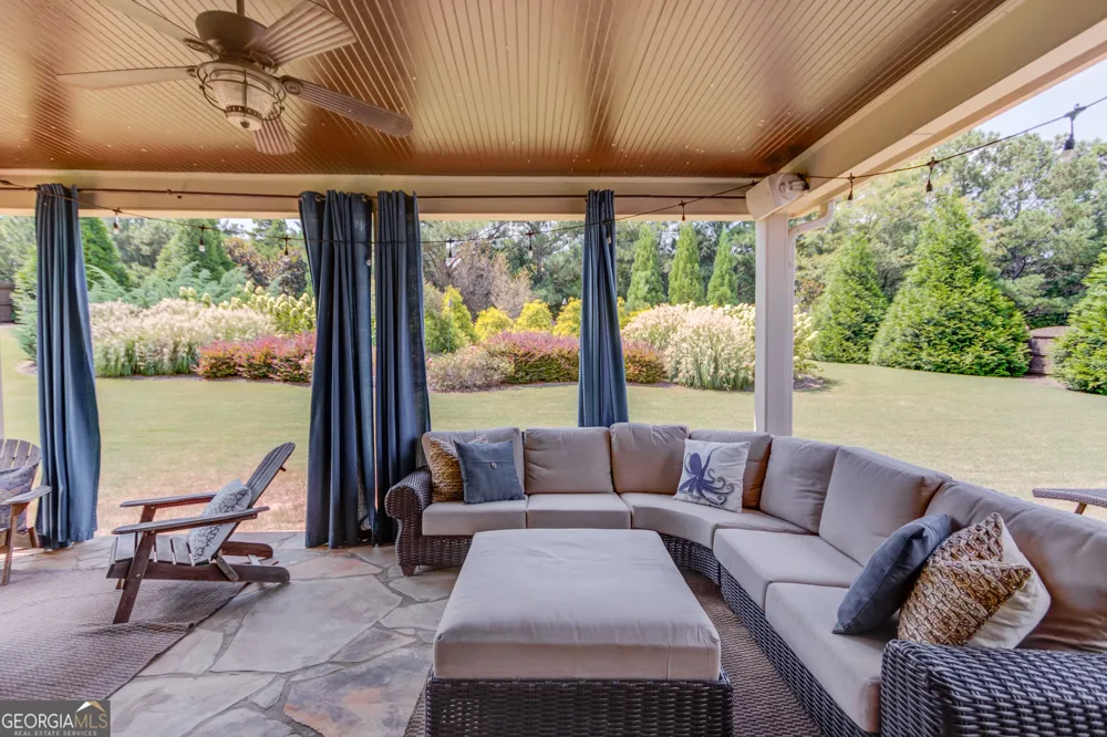 1433 Henderson Ridge LN Loganville, GA 30052