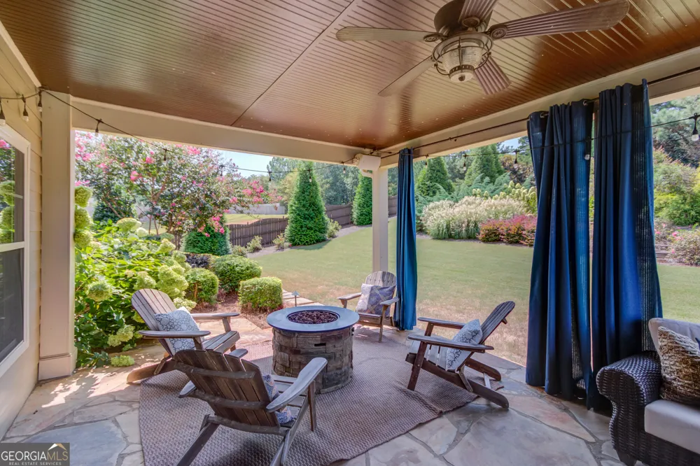 1433 Henderson Ridge LN Loganville, GA 30052