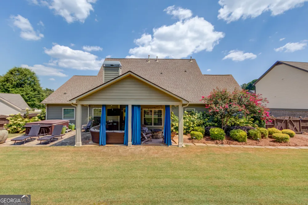 1433 Henderson Ridge LN Loganville, GA 30052