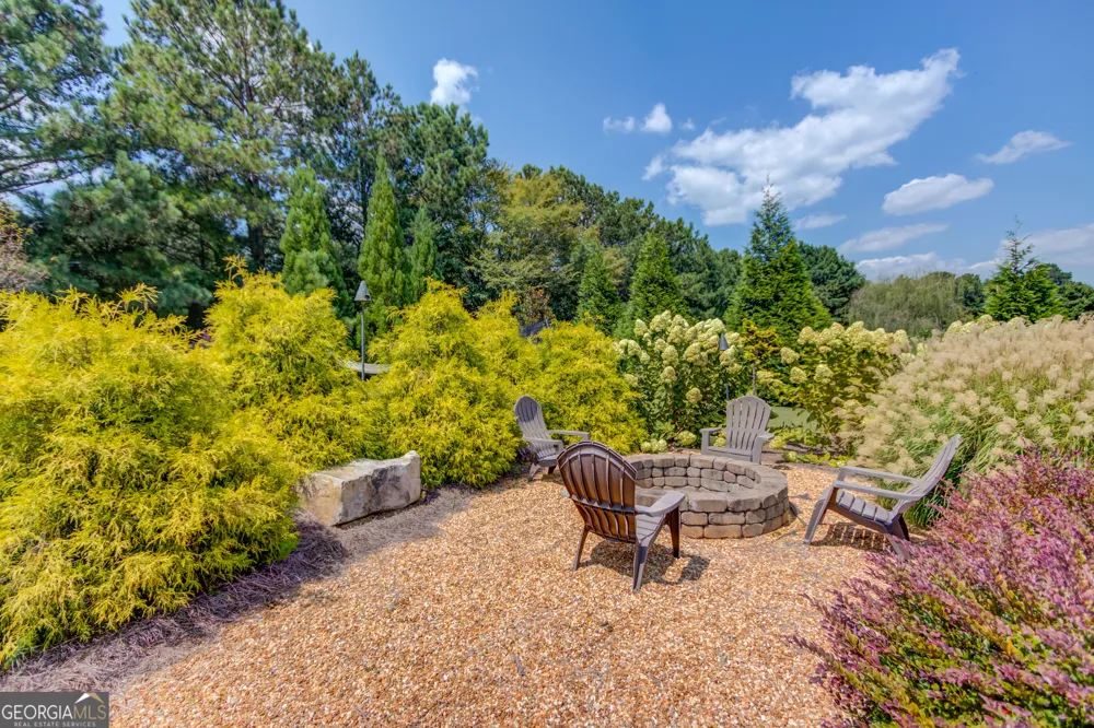 1433 Henderson Ridge LN Loganville, GA 30052