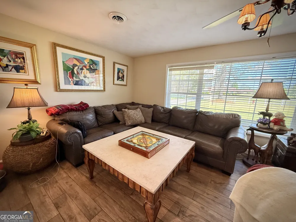 396 Douglas HWY Hazlehurst, GA 31539