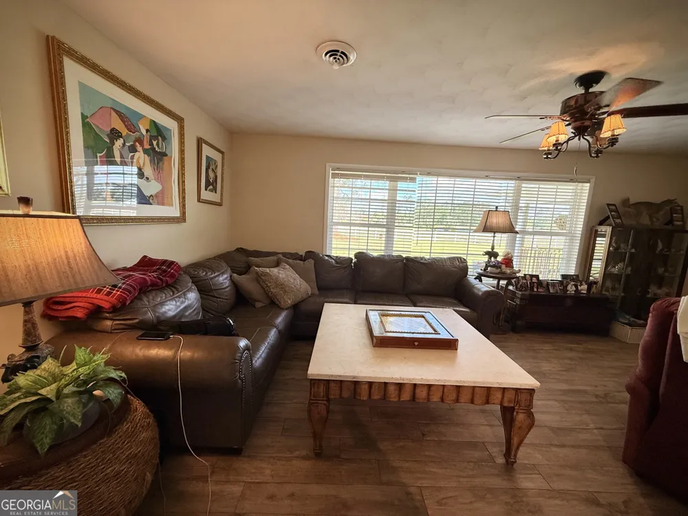 396 Douglas HWY Hazlehurst, GA 31539