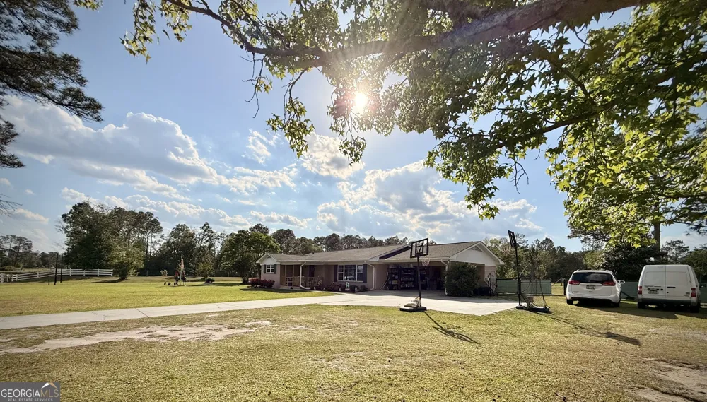 396 Douglas HWY Hazlehurst, GA 31539