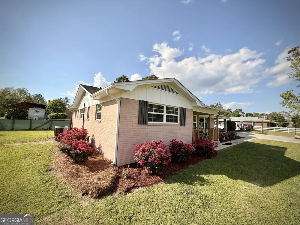 396 Douglas HWY Hazlehurst, GA 31539
