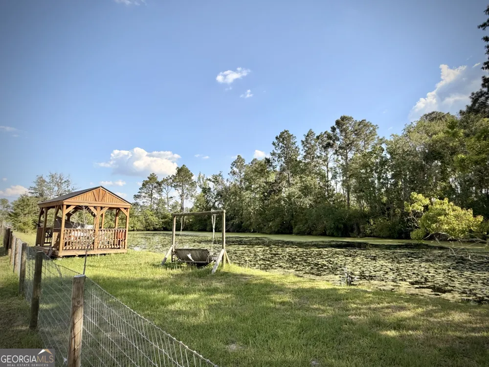 396 Douglas HWY Hazlehurst, GA 31539