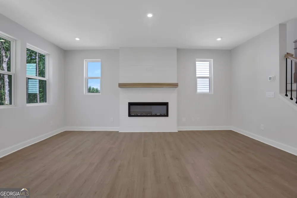 155 Henley ST Canton, GA 30114