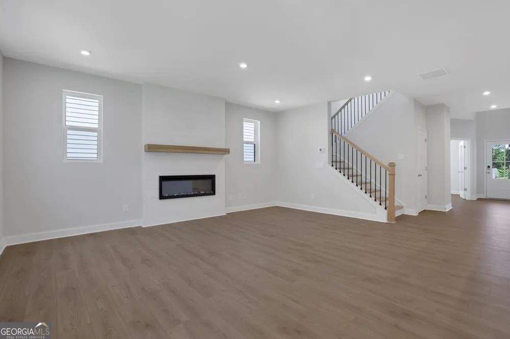 155 Henley ST Canton, GA 30114