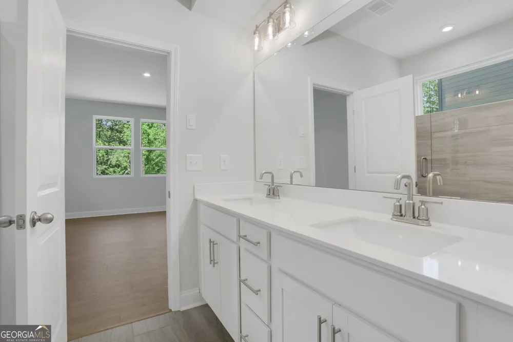 155 Henley ST Canton, GA 30114
