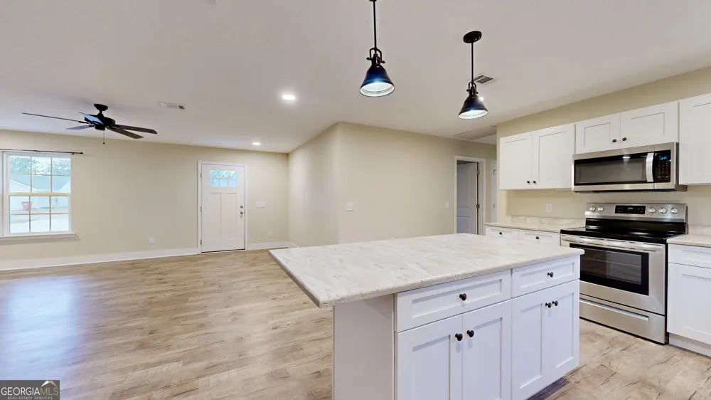 4756 Otter Creek CIR Blackshear, GA 31516