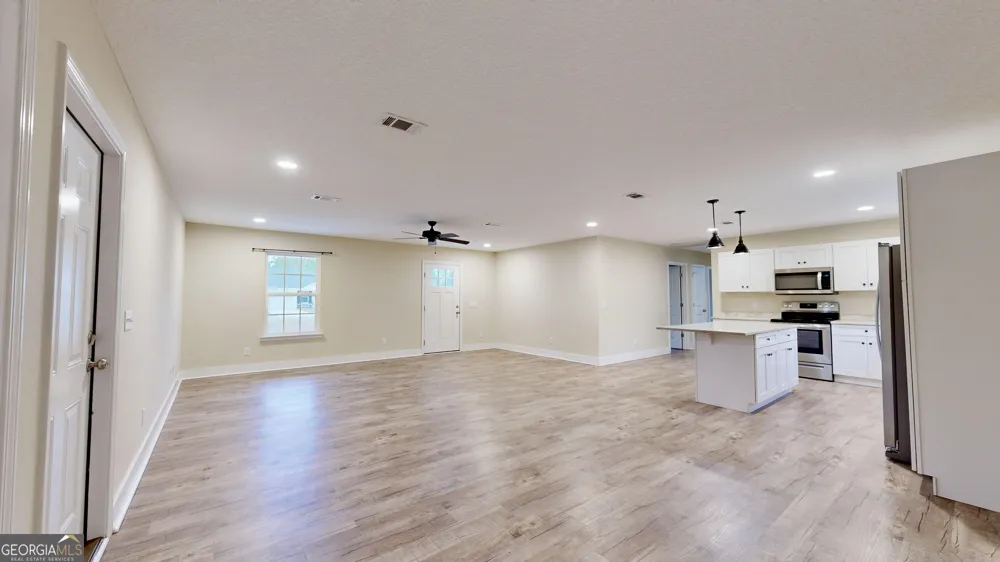 4756 Otter Creek CIR Blackshear, GA 31516
