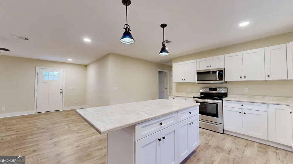 4756 Otter Creek CIR Blackshear, GA 31516