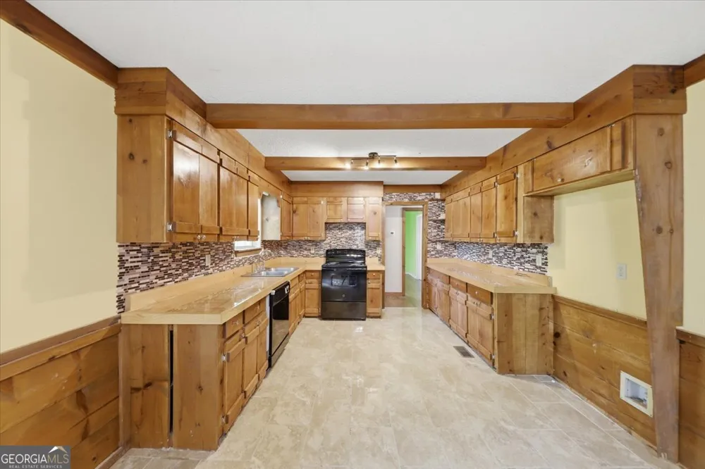 270 Big Bear CT Palmetto, GA 30268