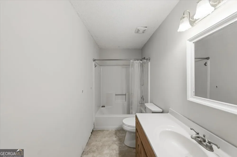 270 Big Bear CT Palmetto, GA 30268