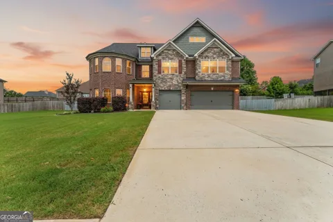 606 Shoshone CIR