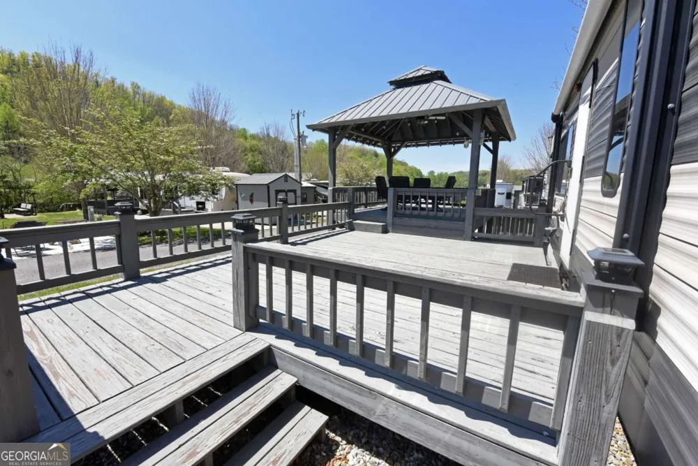98 Heavenly DR Blairsville, GA 30512
