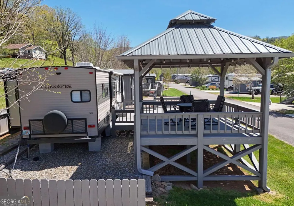 98 Heavenly DR Blairsville, GA 30512