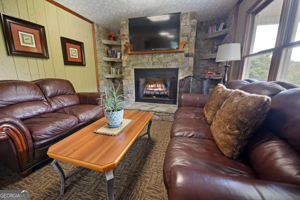 98 Heavenly DR Blairsville, GA 30512