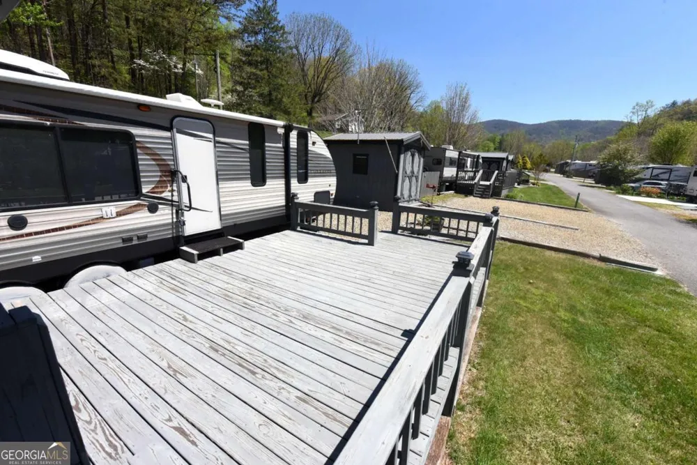 98 Heavenly DR Blairsville, GA 30512