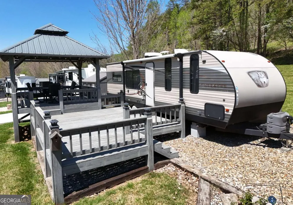 98 Heavenly DR Blairsville, GA 30512