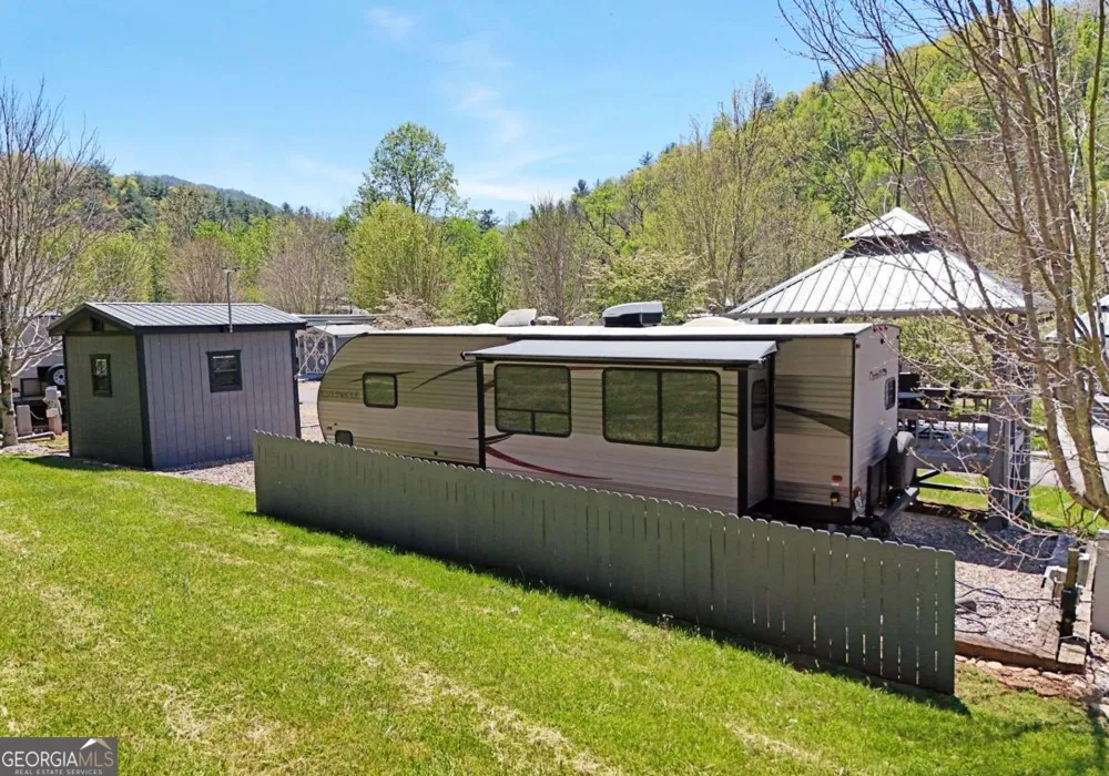 98 Heavenly DR Blairsville, GA 30512