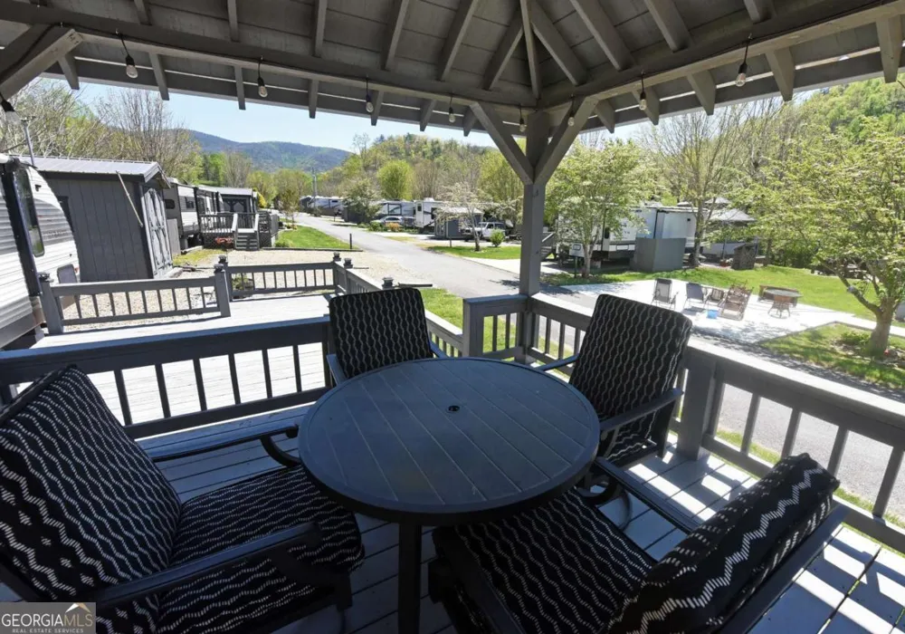 98 Heavenly DR Blairsville, GA 30512