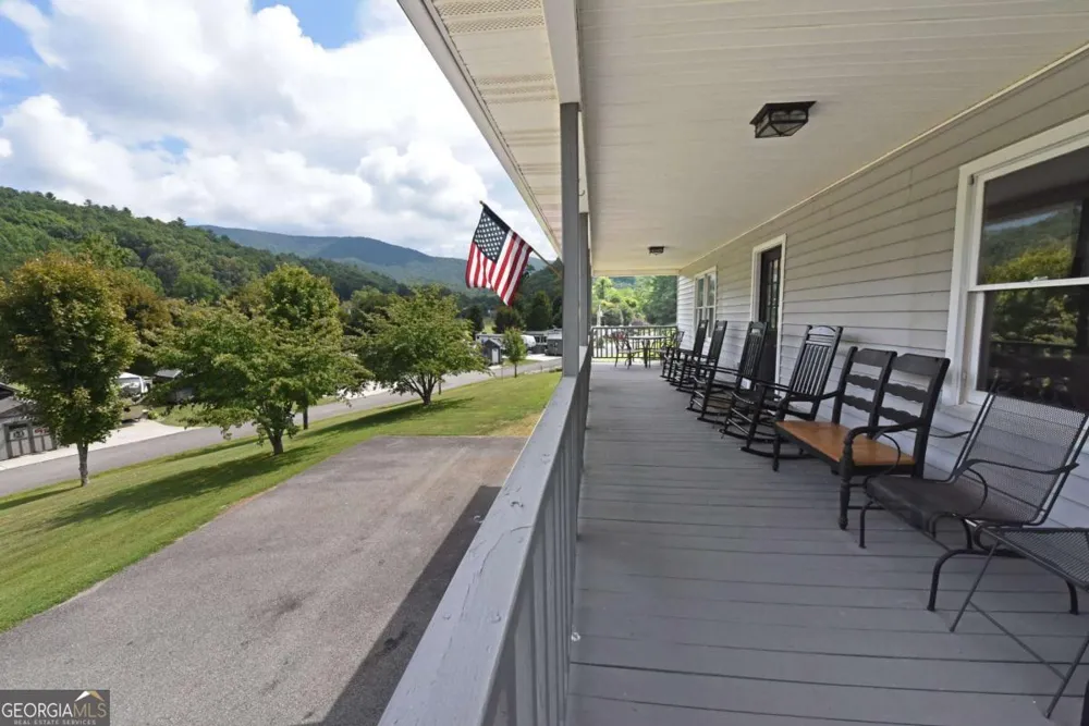 98 Heavenly DR Blairsville, GA 30512