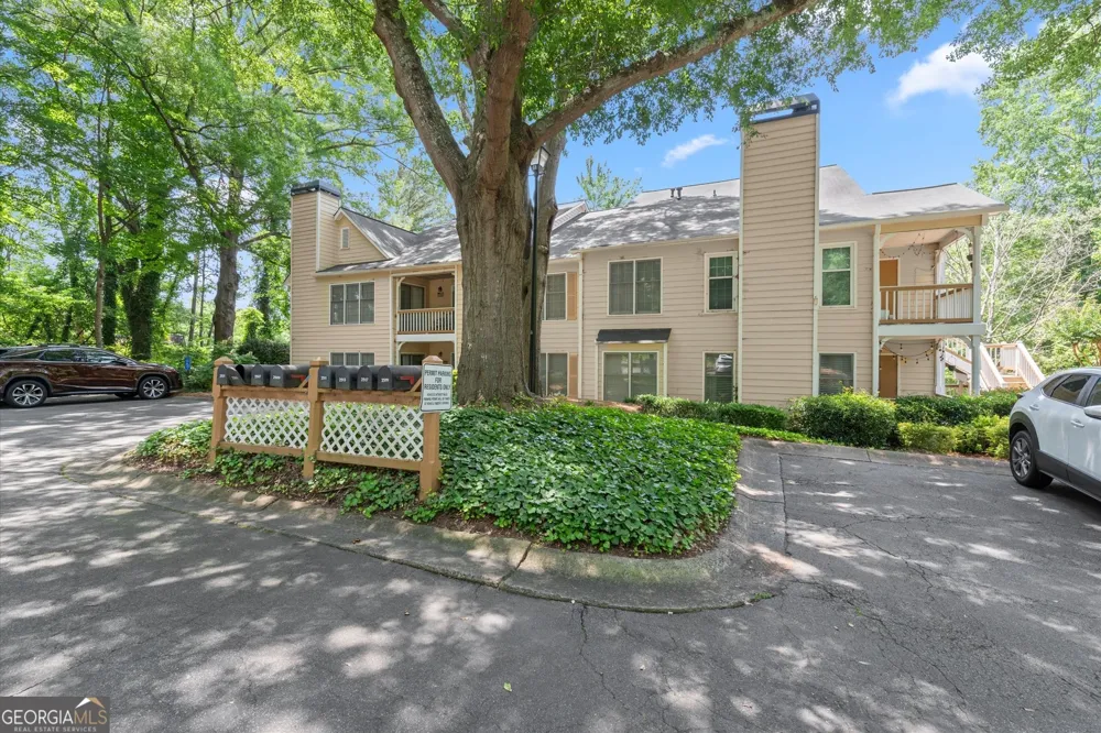 2517 Vineyard WAY SE Smyrna, GA 30082