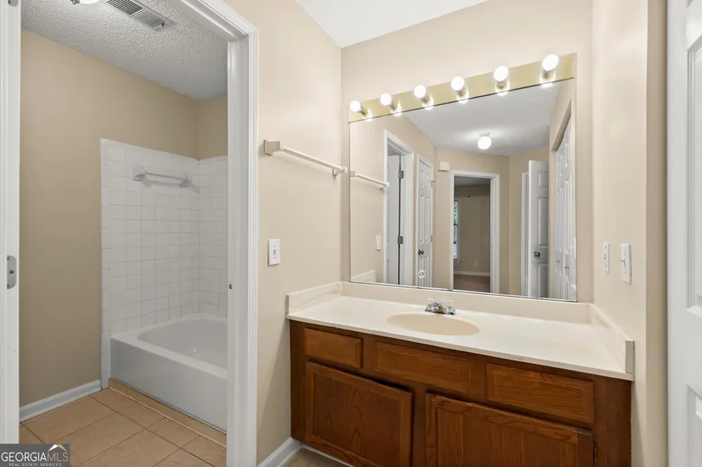 2517 Vineyard WAY SE Smyrna, GA 30082