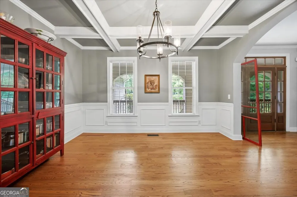 201 Manor CT Forsyth, GA 31029