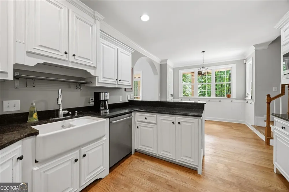 201 Manor CT Forsyth, GA 31029